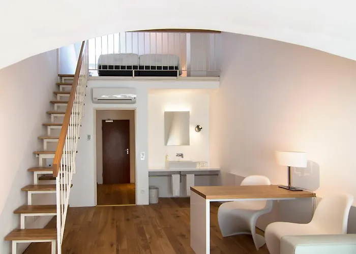 Downtown VI Vadi Hotel